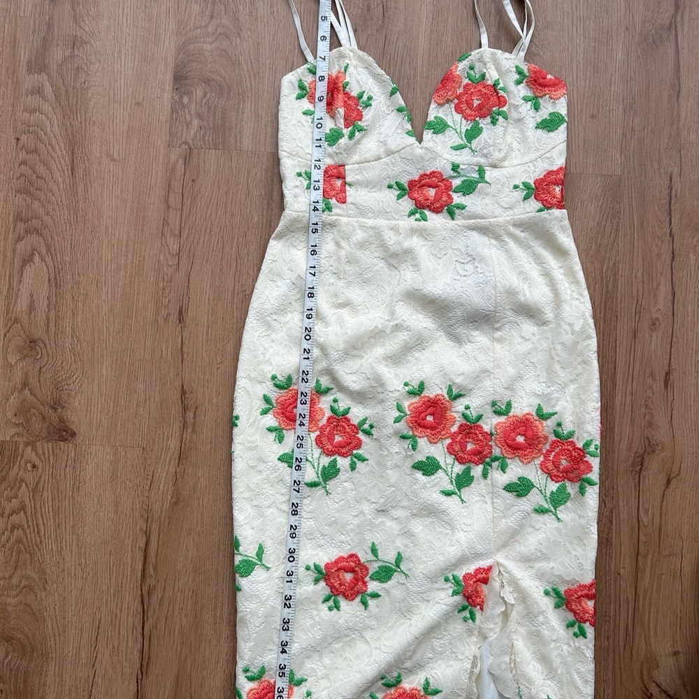 X by NBD White Floral Midi Slip Dress NWT Rose Print Lace Slit Size XS - Picture 9 of 9